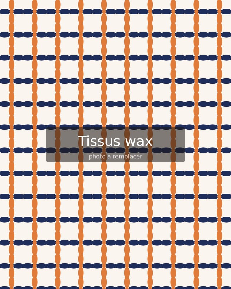 Rouleaux de tissus wax colorés dans l'atelier